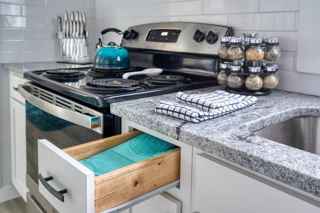 2Br 1Ba Duplex House King Beds Great For Small Groups Close To All Uptown Charlotte Attractions מראה חיצוני תמונה