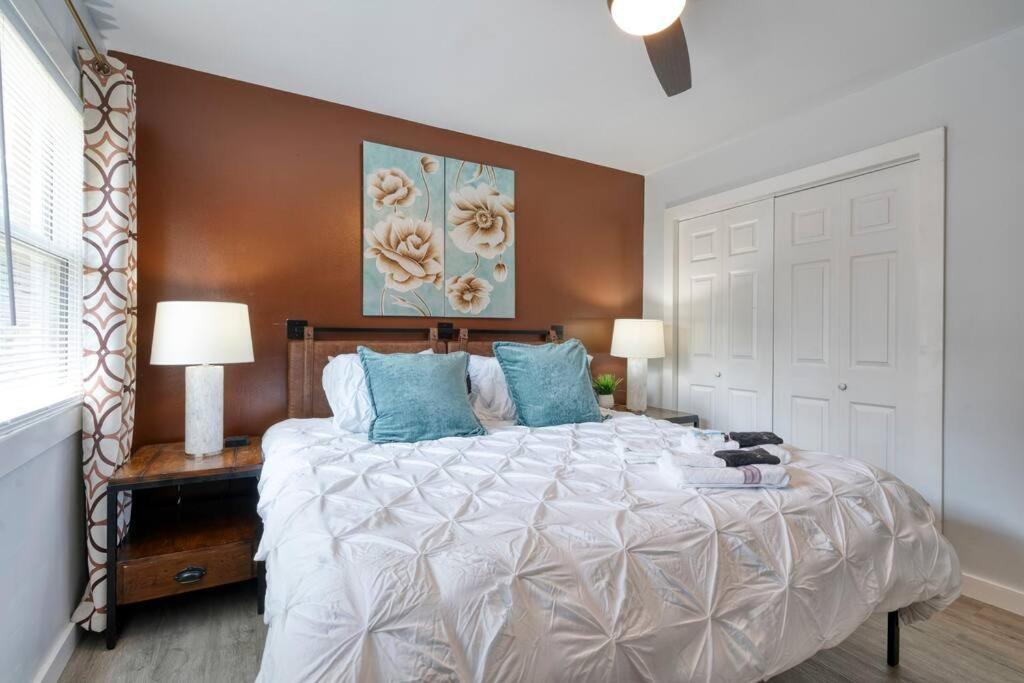 2Br 1Ba Duplex House King Beds Great For Small Groups Close To All Uptown Charlotte Attractions מראה חיצוני תמונה