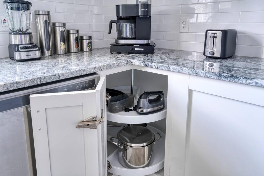 2Br 1Ba Duplex House King Beds Great For Small Groups Close To All Uptown Charlotte Attractions מראה חיצוני תמונה